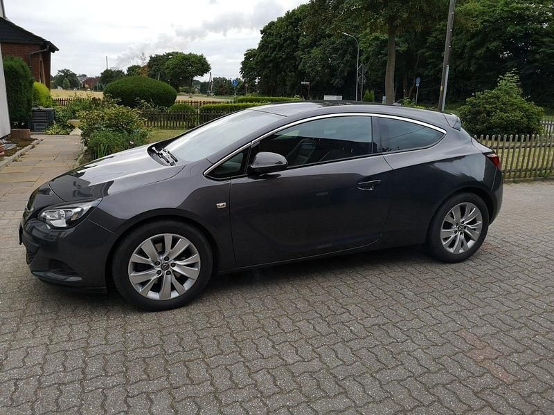 Gebraucht Opel Astra GTC 165 PS (121 kW) 2013 Grau Coupé