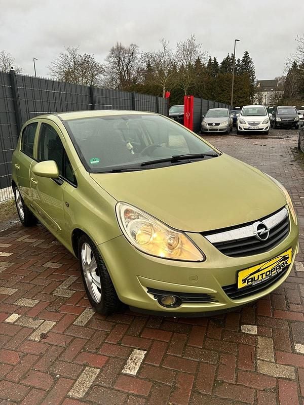 Grün Gebraucht 2006 Opel Corsa Kleinwagen | 3.499 € (Fairer Preis) - Bild 1/4