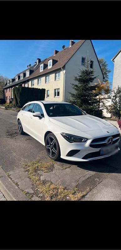 Weiß Gebraucht 2021 Mercedes CLA180 Shooting Brake Kombi | 21.300 € (Superpreis) - Bild 1/4
