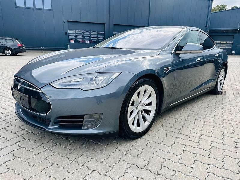 Usado Tesla Model S 284 kW (387 CV) 2013 Plateado Utilitario