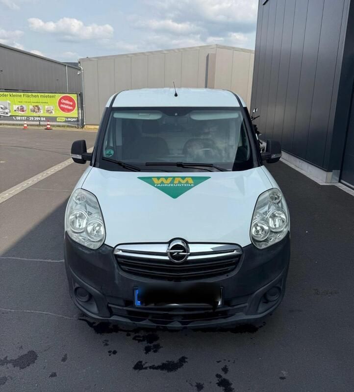 Weiß Gebraucht 2012 Opel Combo Van / Kleinbus | 4.500 € - Bild 1/4