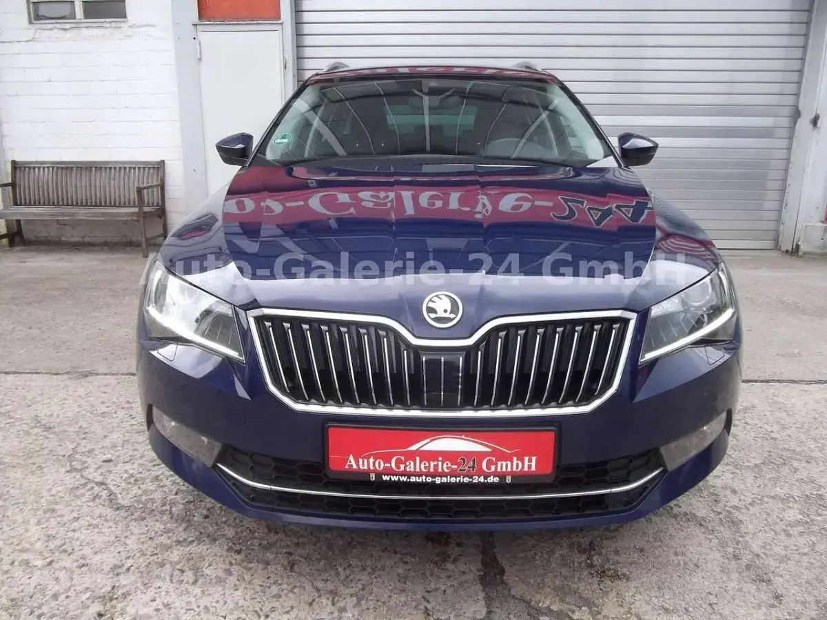 Gebraucht Skoda Superb 179 PS (131 kW) 2016 Blau Kombi