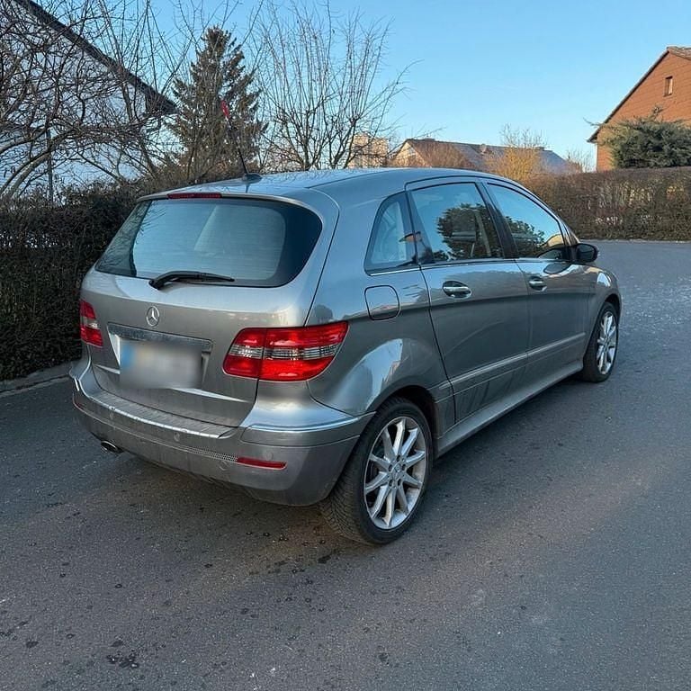 Gebraucht Mercedes B200 140 PS (102 kW) 2007 Grau Van / Kleinbus