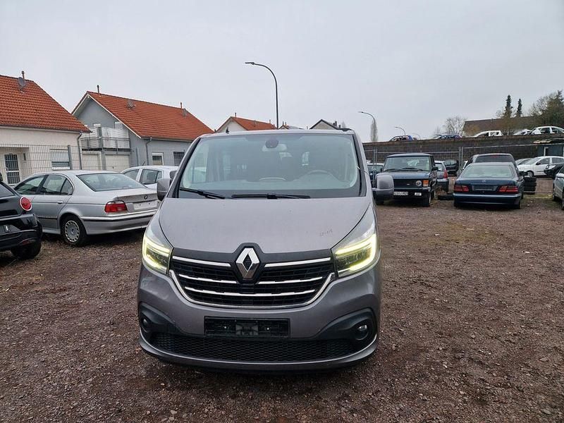 Gebraucht Renault Trafic Life 145 PS (106 kW) 2020 Grau Van / Kleinbus