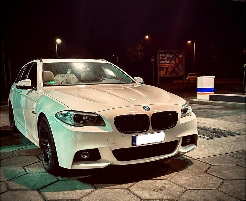 Weiß Gebraucht 2016 BMW 520 Kombi | 14.299 € (Fairer Preis) - Bild 1/4