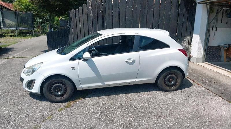 Weiß Gebraucht 2012 Opel Corsa Limousine | 2.500 € (Superpreis) - Bild 1/4