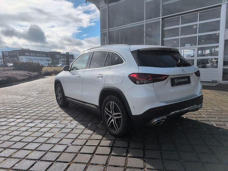Gebraucht Mercedes GLA200 Progressive 163 PS (119 kW) 2020 Unilack polarweiß SUV