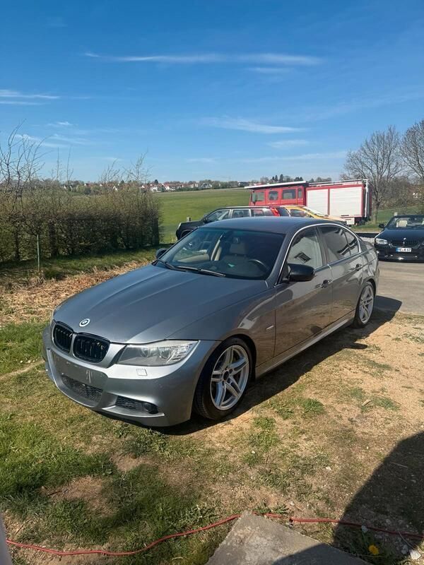 Grau Gebraucht 2008 BMW 335 Limousine | 6.600 € (Fairer Preis) - Bild 1/4