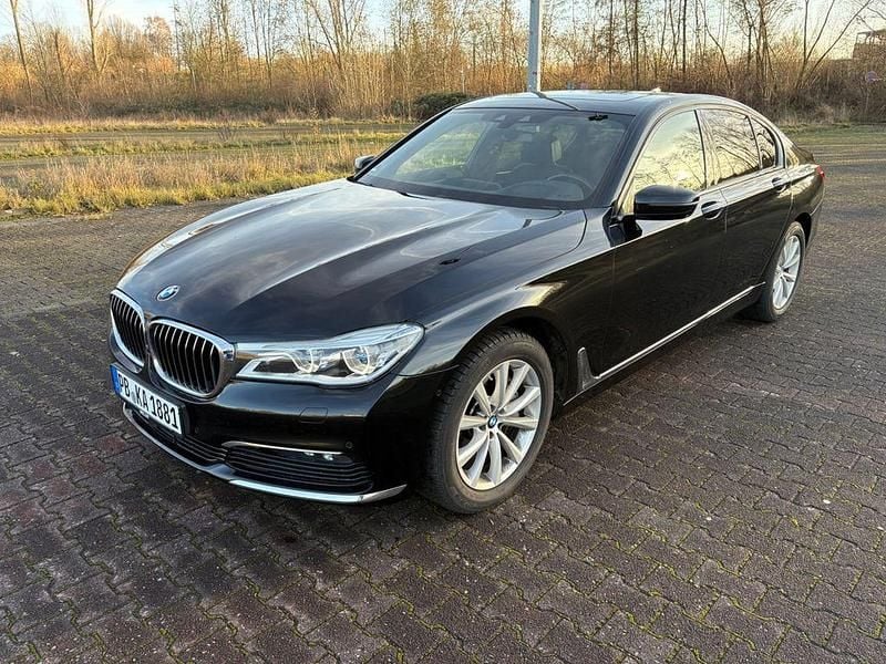 Gebraucht BMW 730 Performance 265 PS (194 kW) 2019 Schwarz Limousine