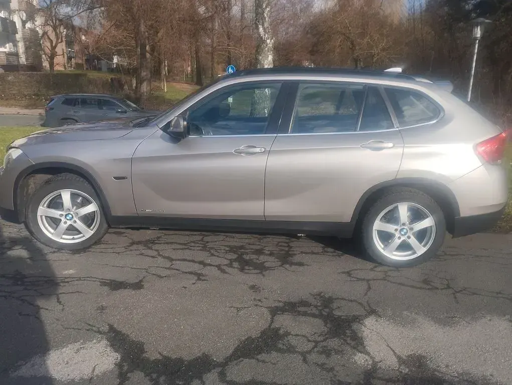 Gebraucht BMW X1 Sport Line 204 PS (150 kW) 2011 Grau SUV