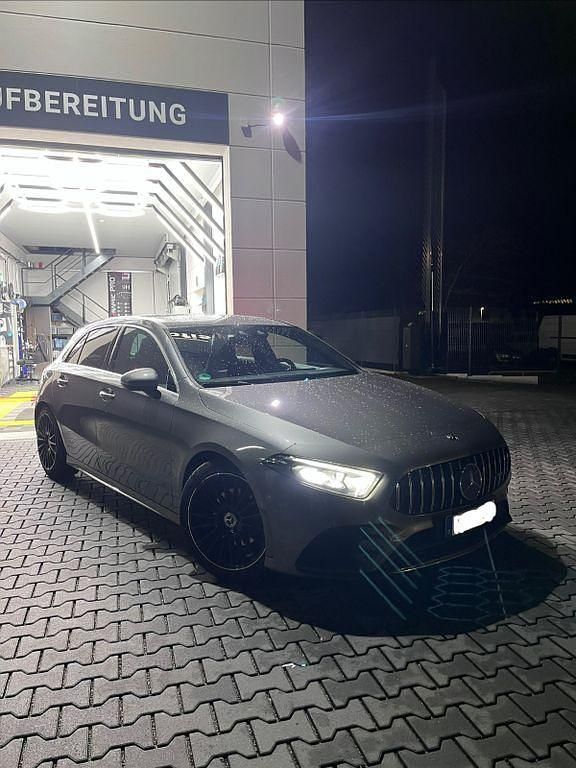 Gebraucht Mercedes A200 AMG 163 PS (119 kW) 2018 Grau Kleinwagen