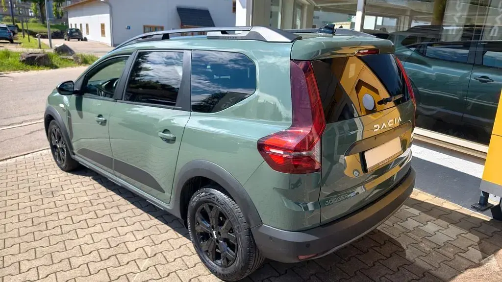 Gebraucht Dacia Jogger Extreme 101 PS (74 kW) 2023 Grün Van / Kleinbus