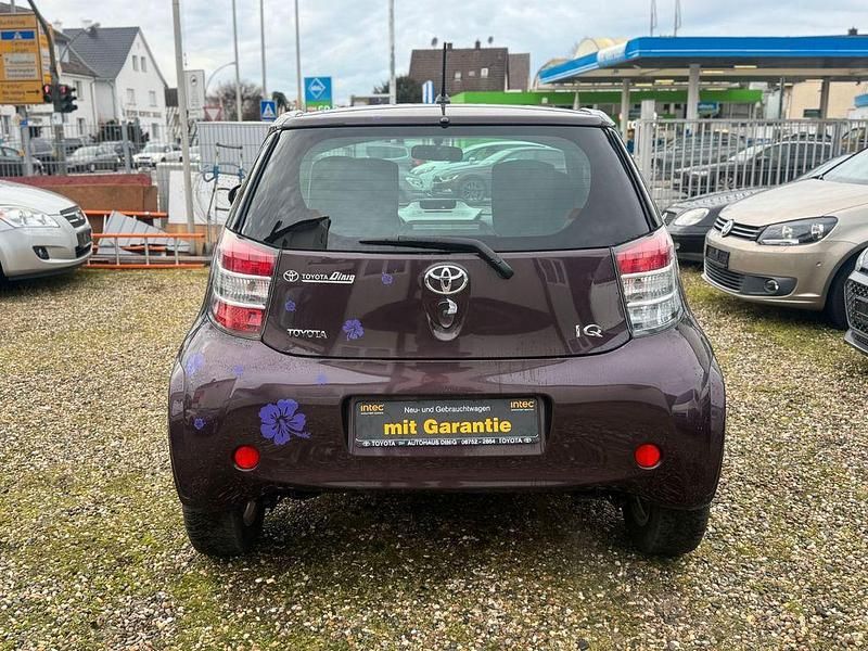 Gebraucht Toyota iQ 68 PS (50 kW) 2009 Violet Kleinwagen