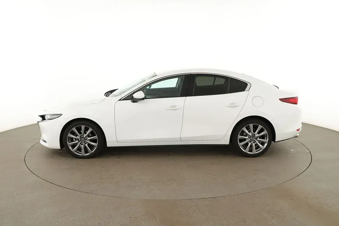 Gebraucht Mazda 3 Exclusive-Line 186 PS (136 kW) 2023 Weiß Limousine