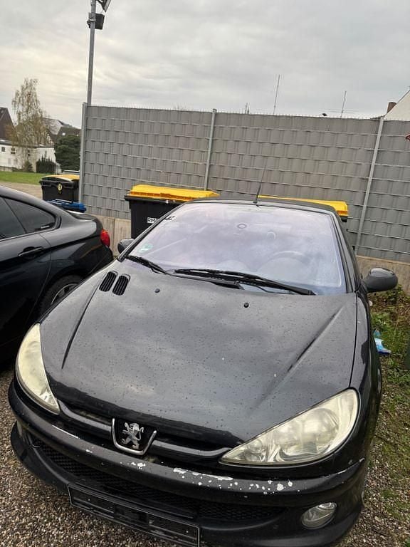 Gebraucht Peugeot 206 CC 109 PS (80 kW) 2004 Schwarz Cabrio