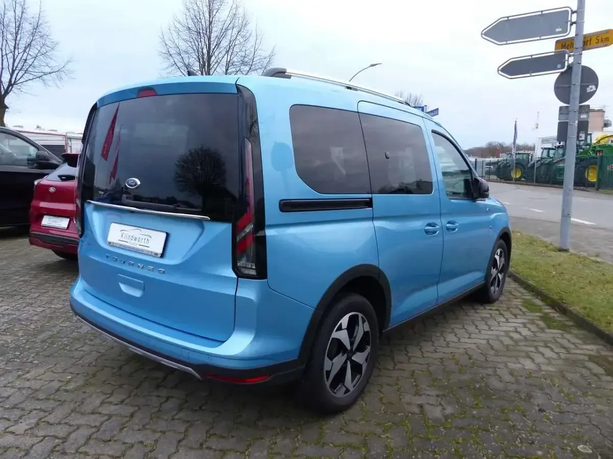 Gebraucht Ford Tourneo Active 122 PS (89 kW) 2024 Blau (boundless blue) Kombi