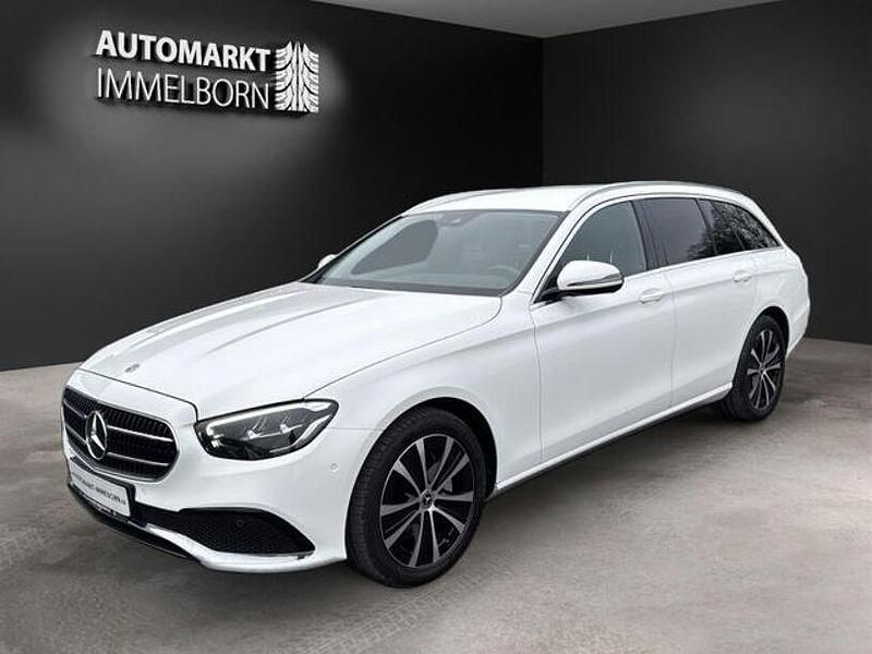 Gebraucht Mercedes E300 Avantgarde 320 PS (235 kW) 2022 Polarweiss Kombi