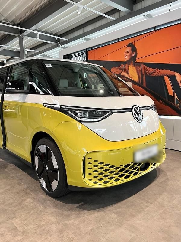 Gelb Gebraucht 2023 VW ID. Buzz Van / Kleinbus | 52.600 € (Teuer) - Bild 1/4