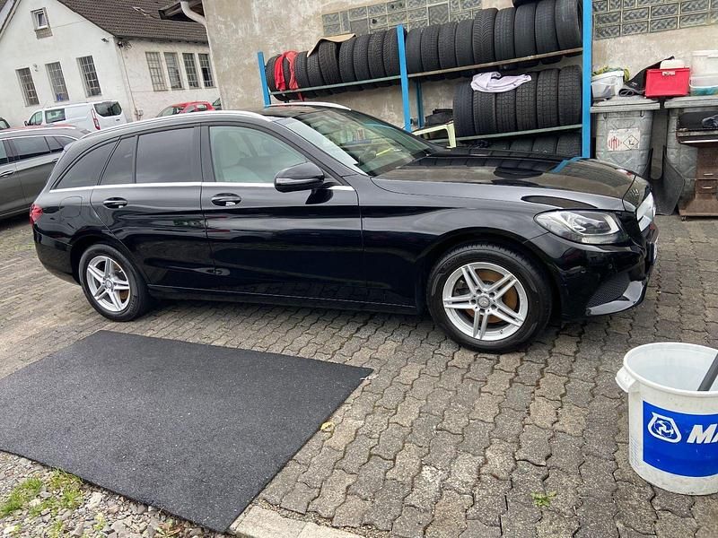Gebraucht Mercedes 220 173 PS (127 kW) 2015 Schwarz Kombi