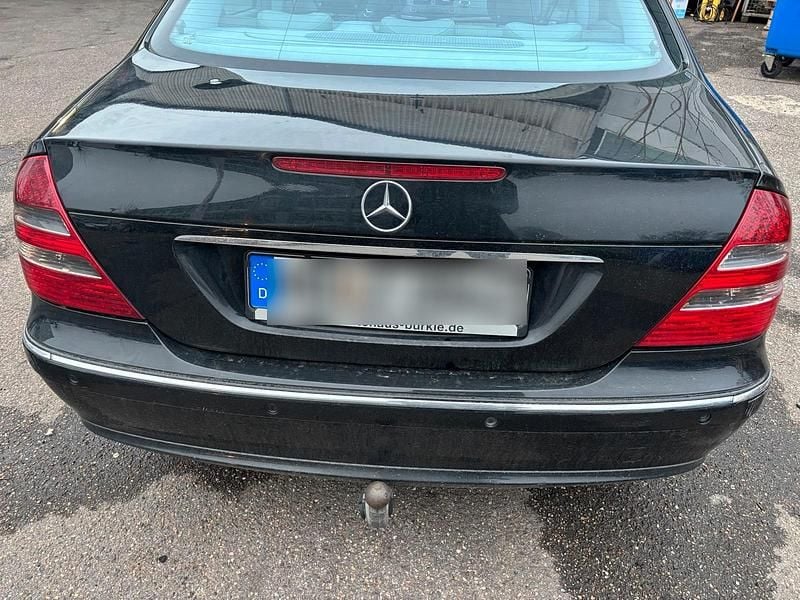 Gebraucht Mercedes E220 Avantgarde 150 PS (110 kW) 2002 Limousine