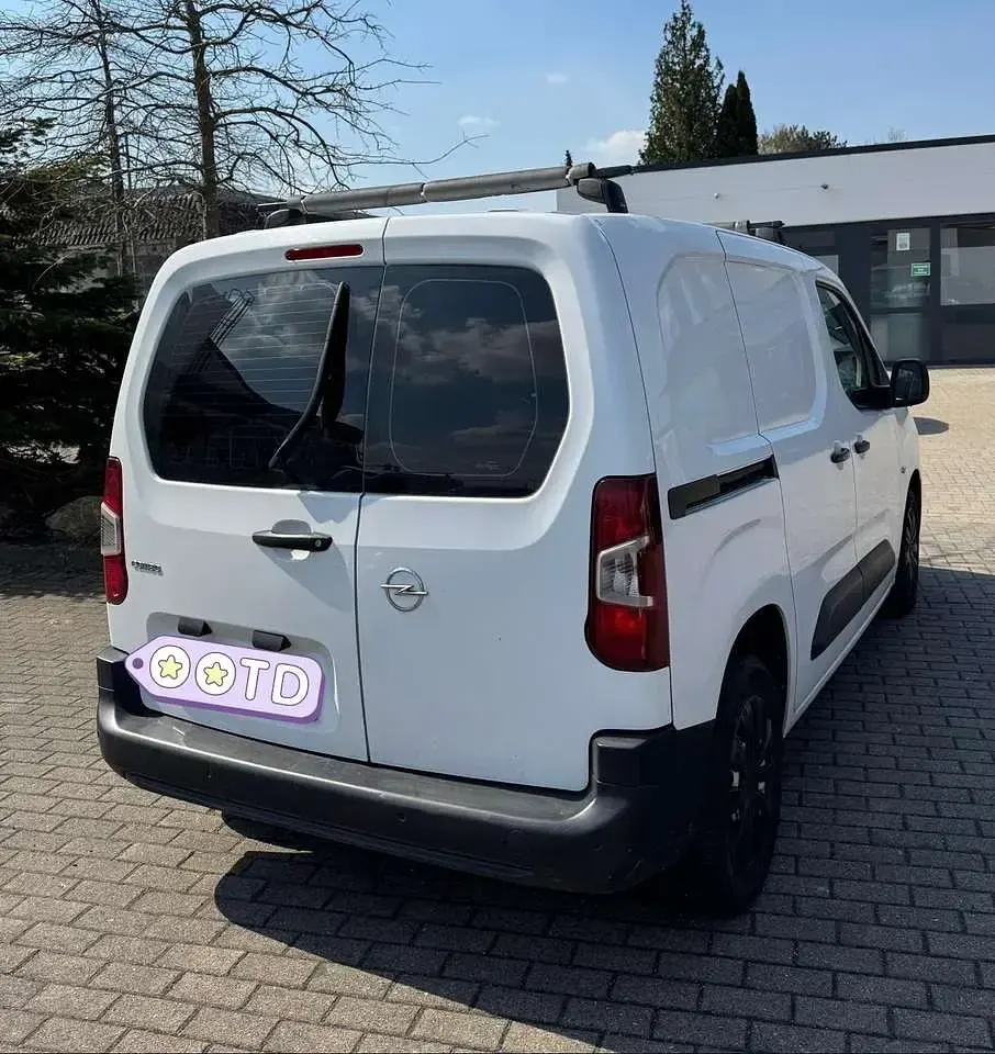 Gebraucht Opel Combo Edition 102 PS (75 kW) 2019 Weiß Van / Kleinbus