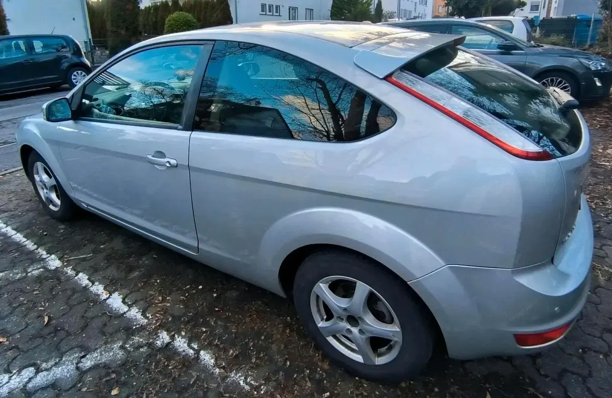 Used Ford Focus 100 HP (73 kW) 2008 Silver Sedan