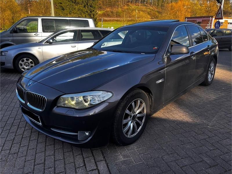 Gebraucht BMW 520 184 PS (135 kW) 2012 Grau Limousine