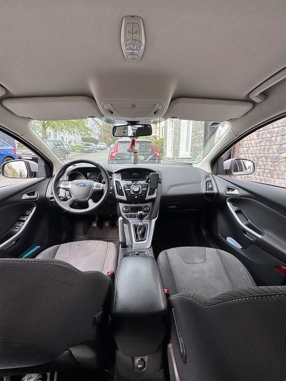 Second-hand Ford Focus 125 CP (91 kW) 2013 Argintiu Berlinǎ