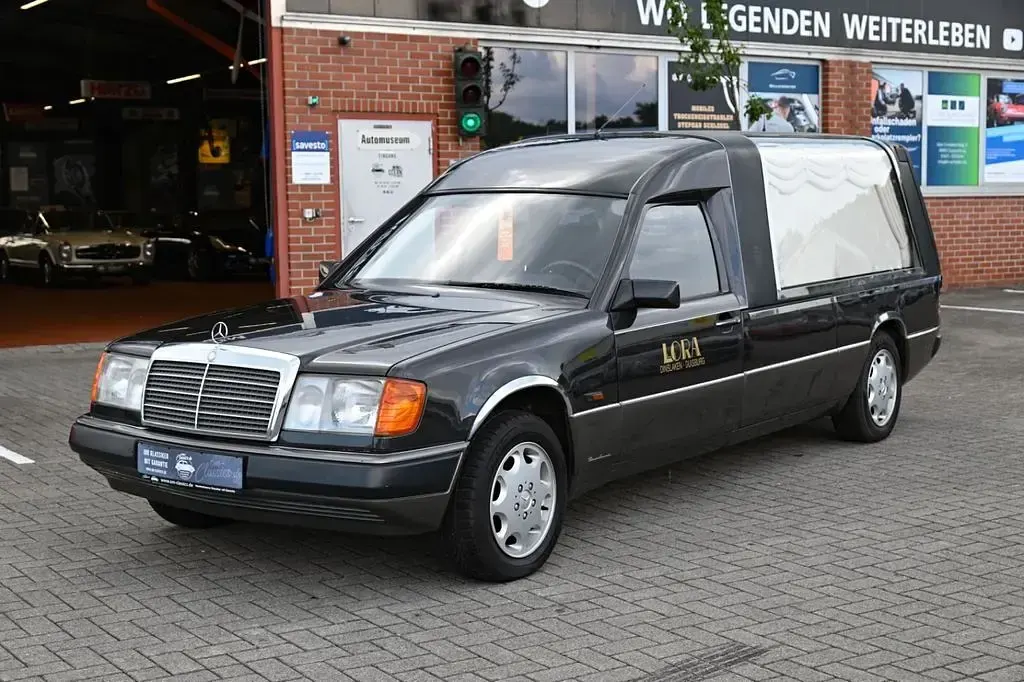 Gebraucht Mercedes E230 132 PS (97 kW) 1992 Schwarz