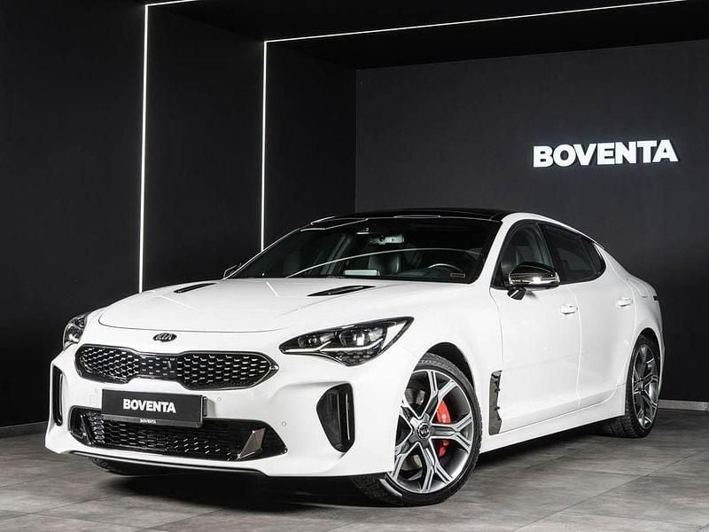 (swp) snow white pearl Gebraucht 2020 Kia Stinger Kleinwagen | 38.850 € (Fairer Preis) - Bild 1/4