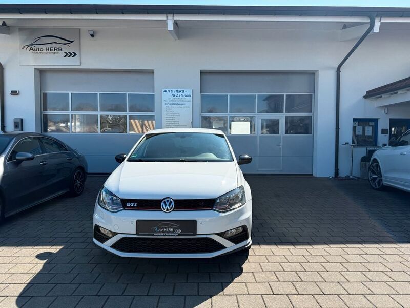 Weiß Gebraucht 2015 VW Polo GTI Limousine | 12.900 € (Etwas zu teuer) - Bild 1/4