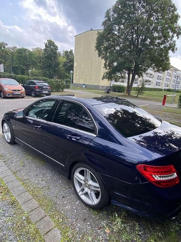 Gebraucht Mercedes C250 204 PS (150 kW) 2011 Blau Limousine