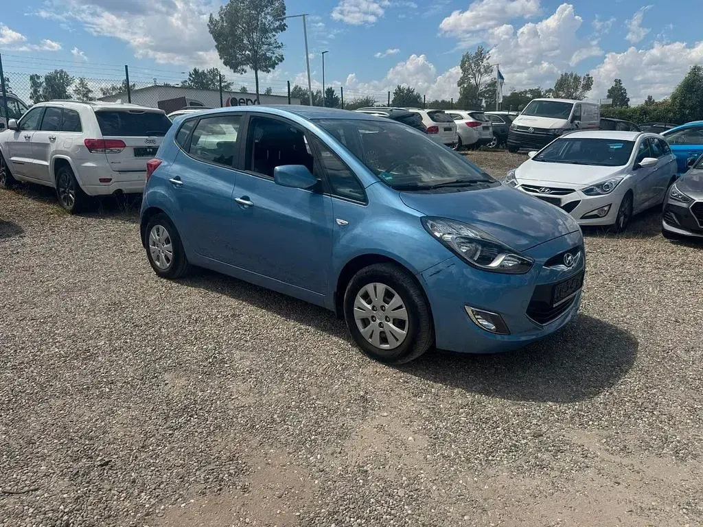 Gebraucht Hyundai ix20 Classic 90 PS (66 kW) 2013 Blau Kleinwagen
