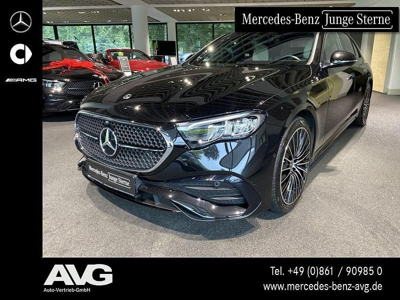 Lack obsidianschwarz Gebraucht 2024 Mercedes E220 AMG Limousine | 56.990 € (Teuer) - Bild 1/4