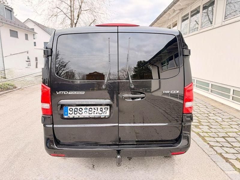 Gebraucht Mercedes Vito 190 PS (139 kW) 2017 Schwarz Van