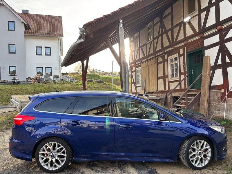 Gebraucht Ford Focus Titanium 150 PS (110 kW) 2015 Blau Kombi