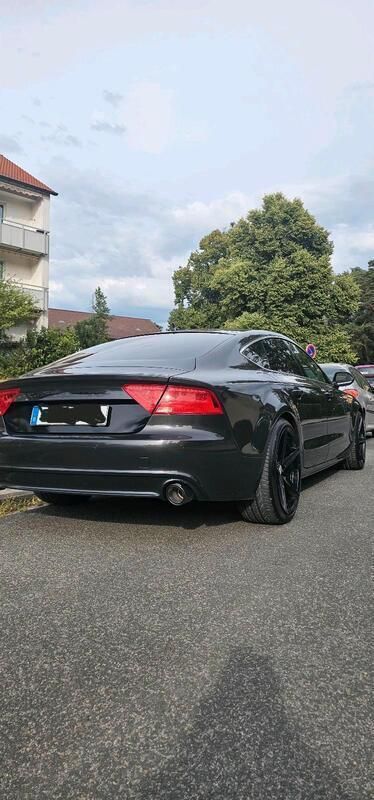 Grau Gebraucht 2011 Audi A7 Kleinwagen | 22.000 € (Fairer Preis) - Bild 1/4