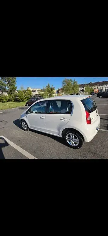 Używany Seat Mii Chic 60 KM (44 kW) 2016 Biały Hatchback