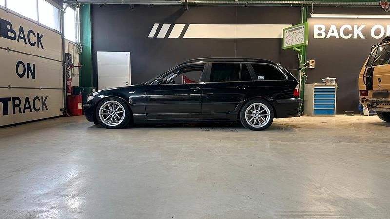 Gebraucht BMW 330 231 PS (169 kW) 2002 Schwarz Kombi