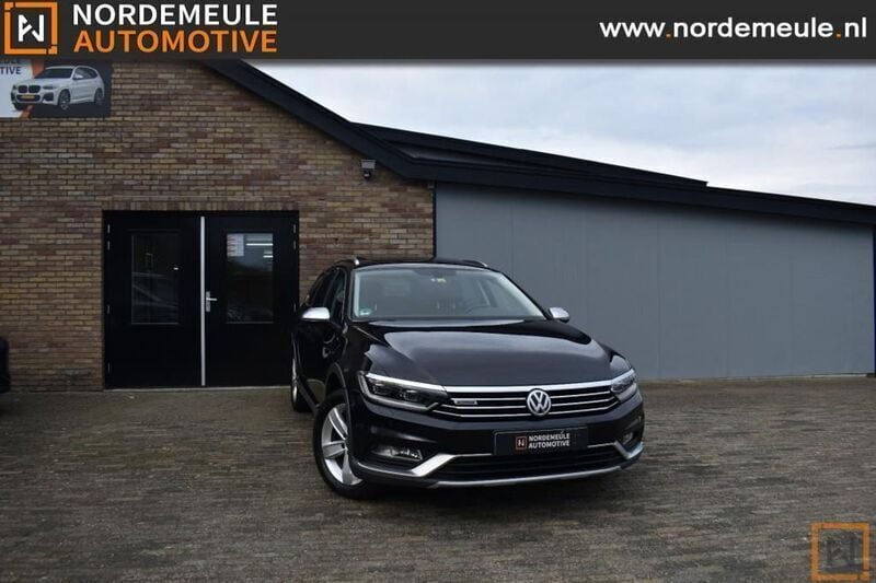 Schwarz Gebraucht 2016 VW Passat Alltrack Highline Kombi | 11.900 € (Teuer) - Bild 1/4
