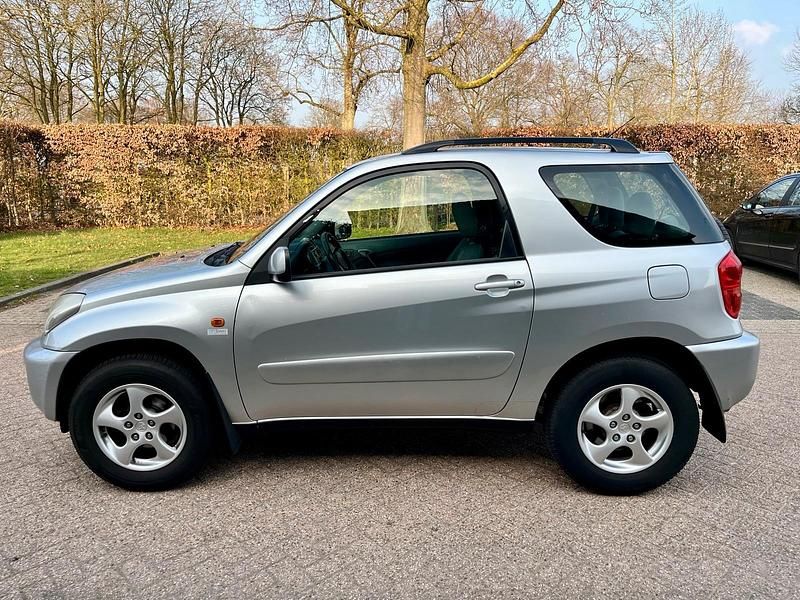 Gebraucht Toyota RAV4 125 PS (91 kW) 2002 Grau SUV