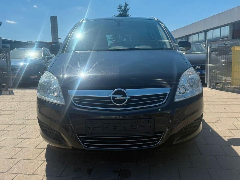 Schwarz Gebraucht 2010 Opel Zafira Edition Van / Kleinbus | 4.999 € (Teuer) - Bild 1/4