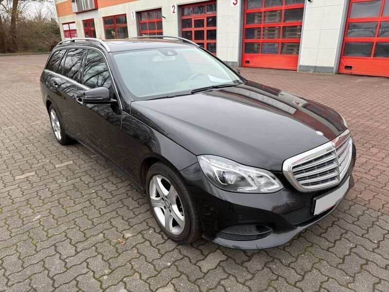 Second-hand Mercedes E250 204 CP (150 kW) 2015 Negru Break