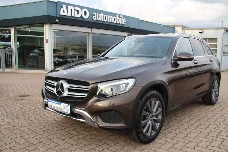 Braun Gebraucht 2016 Mercedes GLC220 Exclusive SUV | 16.300 € (Guter Preis) - Bild 1/4