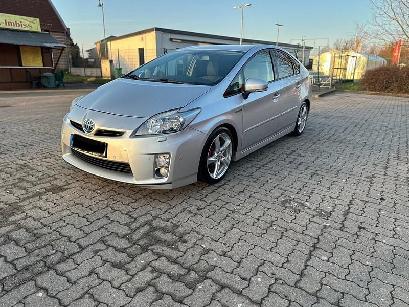 Gebraucht Toyota Prius 136 PS (100 kW) 2010 Silber Kleinwagen