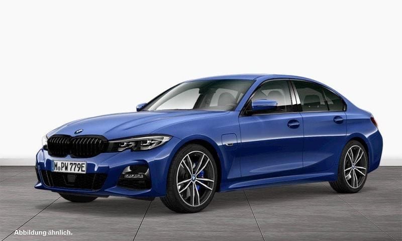 Blau Gebraucht 2021 BMW 330e M Sport Limousine | 30.990 € (Fairer Preis) - Bild 1/3