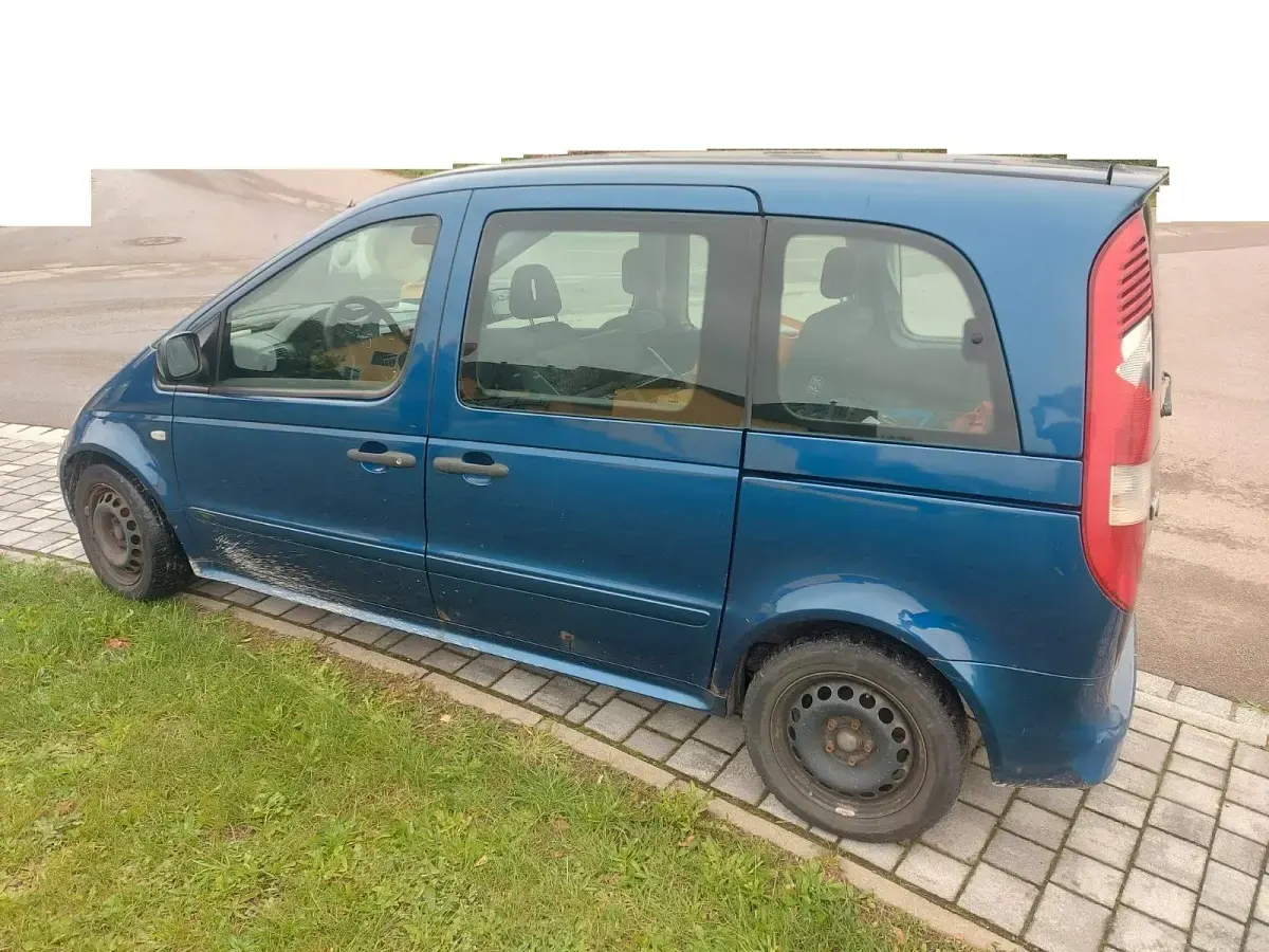 Gebraucht Mercedes Vaneo 102 PS (75 kW) 2002 Blau Van / Kleinbus