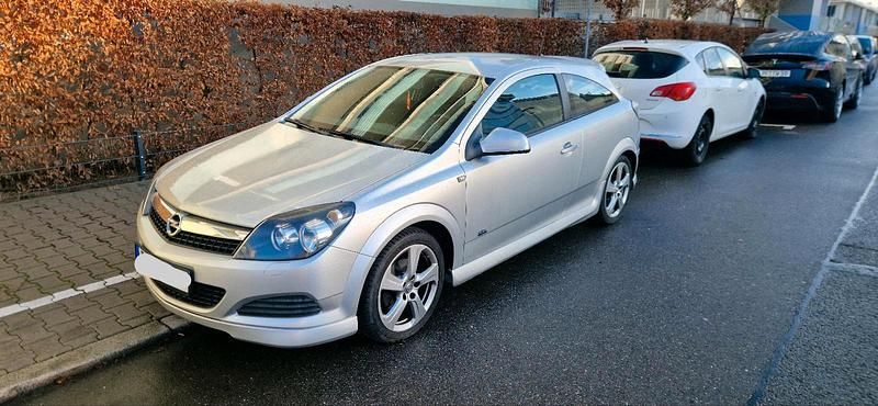 Gebraucht Opel Astra GTC OPC 116 PS (85 kW) 2011 Silber Coupé