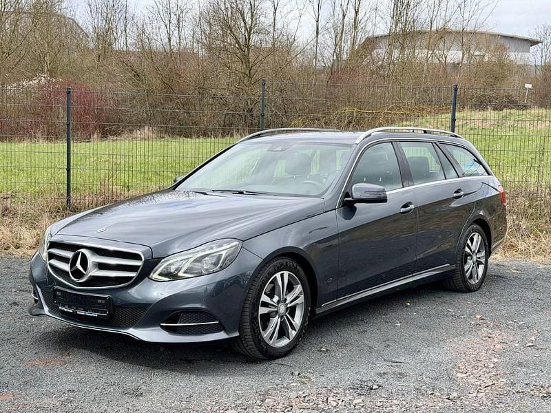 Gebraucht Mercedes E200 Avantgarde 184 PS (135 kW) 2015 Grau Kombi
