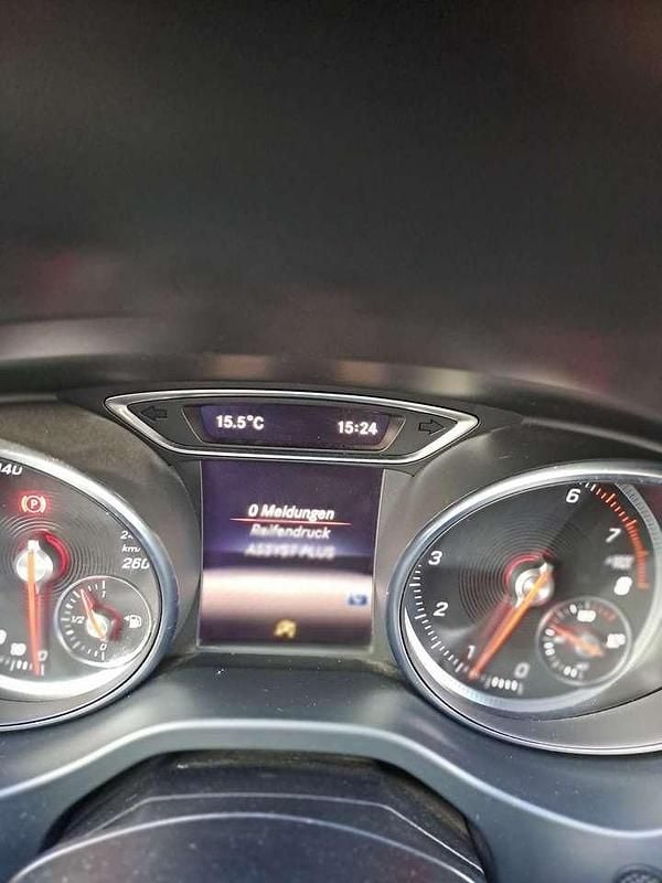 Gebraucht 2019 Mercedes CLA180 Shooting Brake Edition Kombi | 17.000 € (Fairer Preis) - Bild 1/4